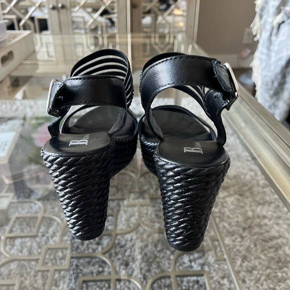 Browns Sandals - Picture 3 of 4